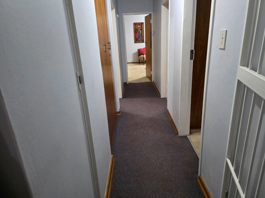 4 Bedroom Property for Sale in Heuwelsig Free State
